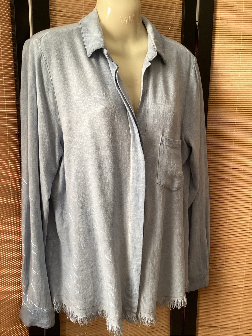 Umgee Linen Blend Light Blue Shirt Sz S frayed hem button down EUC - Picture 3 of 12